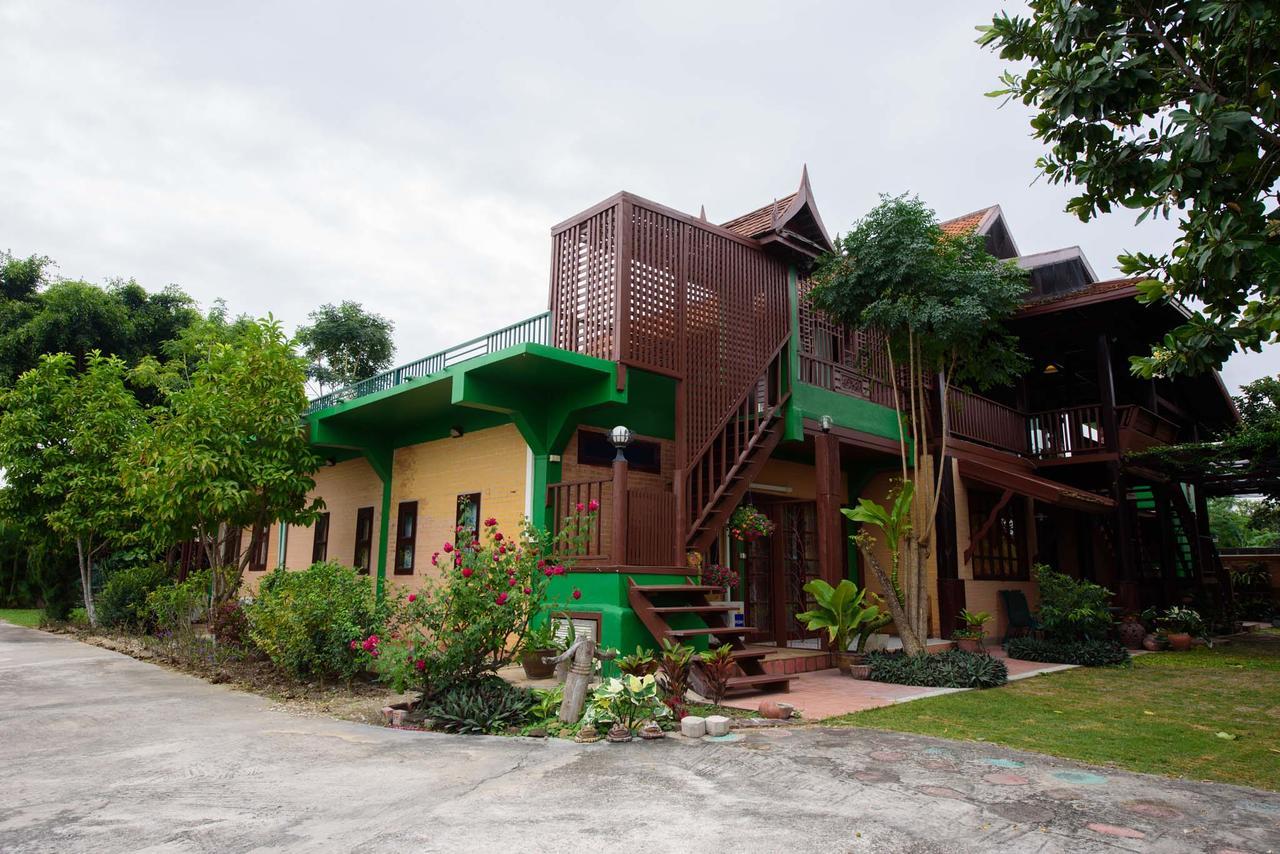 Ruen Khaoyai Hotel Pakchong Exterior photo